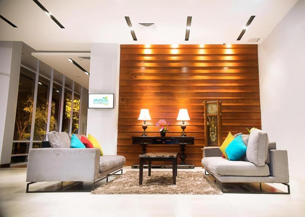 Ayola First Point Hotel Pekanbaru Dış mekan fotoğraf
