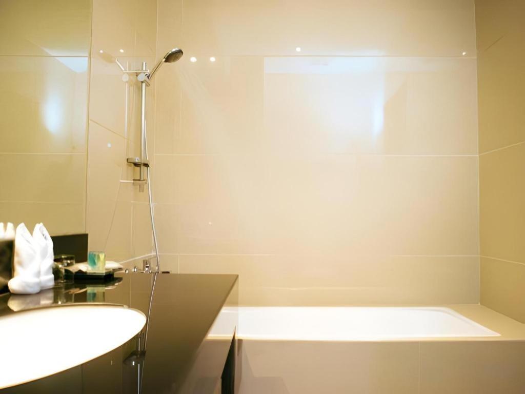 Ayola First Point Hotel Pekanbaru Dış mekan fotoğraf