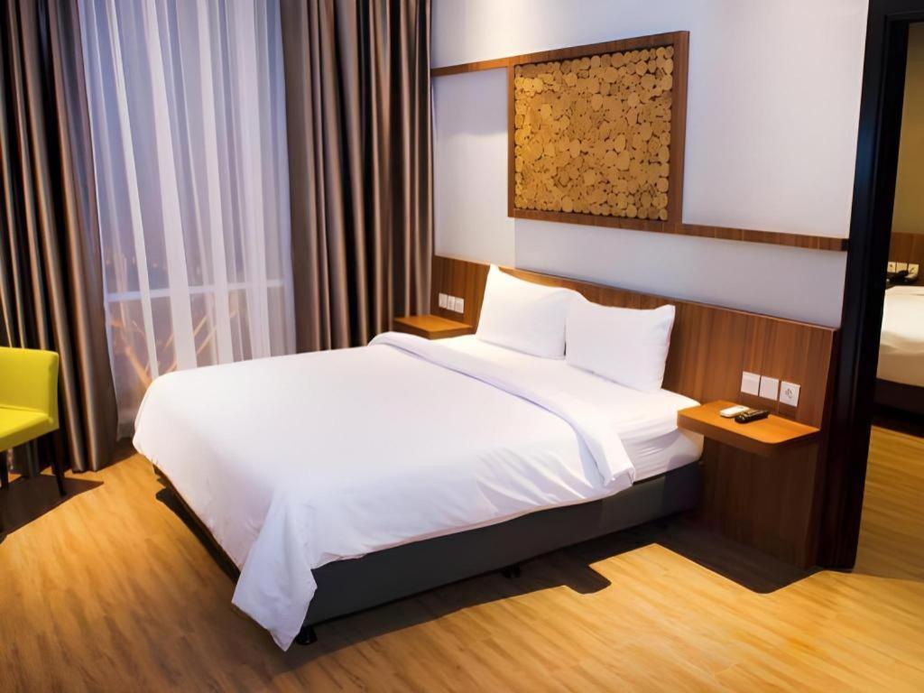 Ayola First Point Hotel Pekanbaru Dış mekan fotoğraf