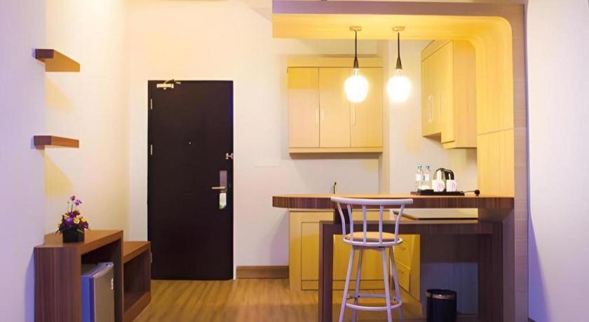 Ayola First Point Hotel Pekanbaru Dış mekan fotoğraf