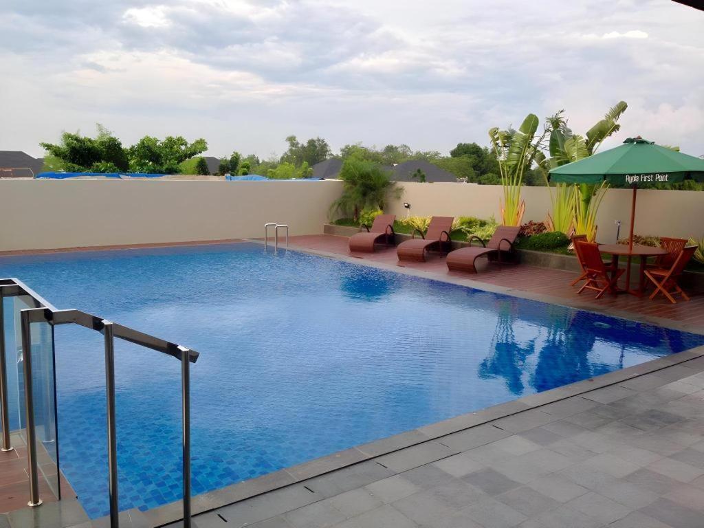 Ayola First Point Hotel Pekanbaru Dış mekan fotoğraf