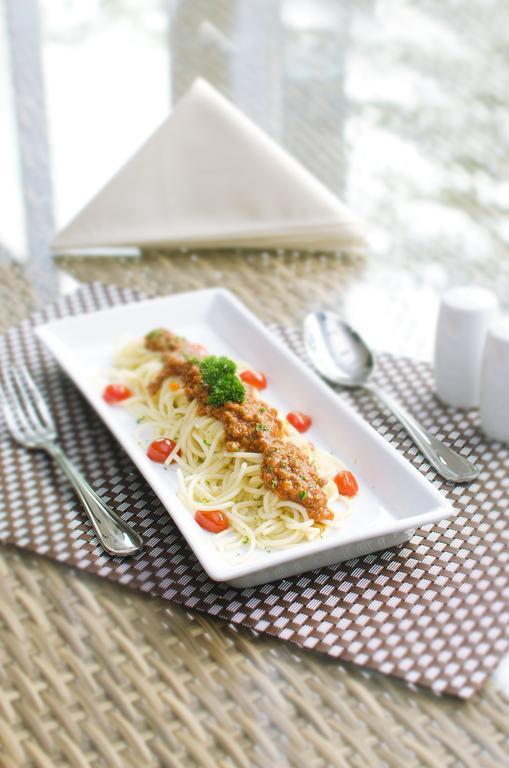Ayola First Point Hotel Pekanbaru Dış mekan fotoğraf